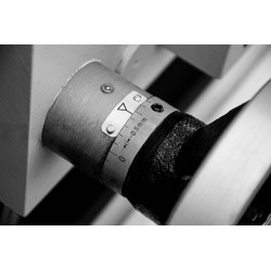 Tornio universale convenzionale CORMAK GRAND 420x1500 con utensili da tornitura e contropunta rotante - 