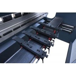 PRESSE DE BORD HYDRAULIQUE ULTIME 130x3100 Cybelec 4+1 SERVO AXLE - 