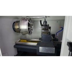 Tornio CNC per rigenerazione di cerchi in alluminio da 28 pollici CORMAK - Tokarka CNC do renowacji felg aluminiowych 32 cali