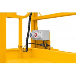 Podnośnik nożycowy podest ruchomy elektryczny PNE12 (udźwig 320kg, podnoszenie 12m) - 