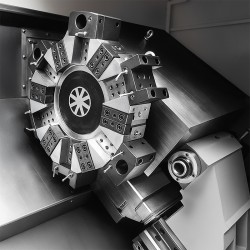 CNC-Drehmaschine CK7160x4000 mit Schrägbett und hydraulisches Futter, 12 Werkzeuge, Siemens Sinumerik - 