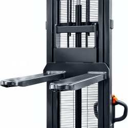 Elektryczny wózek masztowy Q15E35-2 (udźwig 1500 kg, podnoszenie 3500 mm) - 