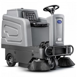 Elektrische Aufsitz-Kehrmaschine CORMAK mit Sprühsystem 7500m²/h - 