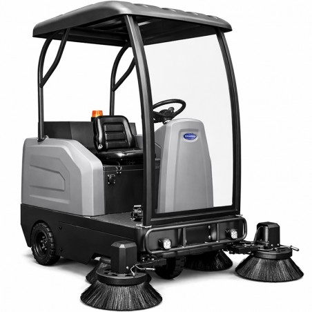 Selbstfahrende Kehrmaschine mit Sitz und Sprühsystem CORMAK ZP13000 (Leistung bis zu 13000m²/h)