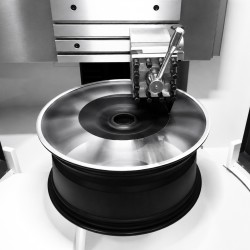Tornio CNC verticale per rigenerazione cerchi CORMAK TDF720 - 
