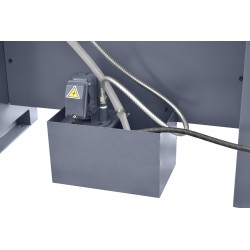 Conventional Universal Lathe CORMAK 310×900 230V with Stand + Turning Tools + Live Center - 