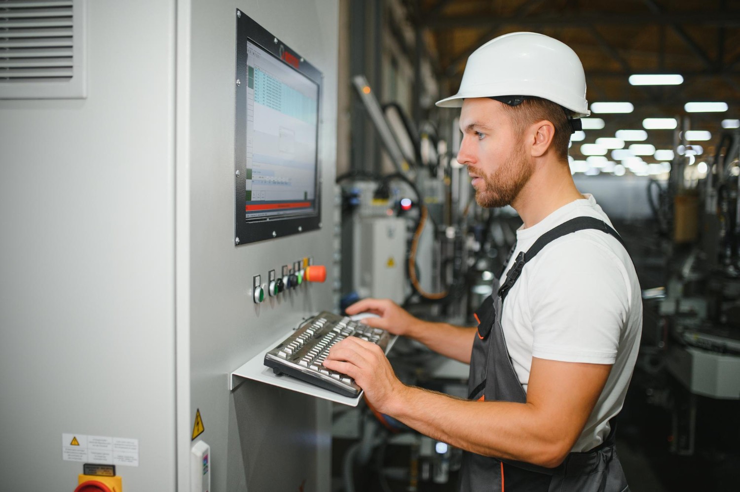 Na czym polega programowanie maszyn CNC?