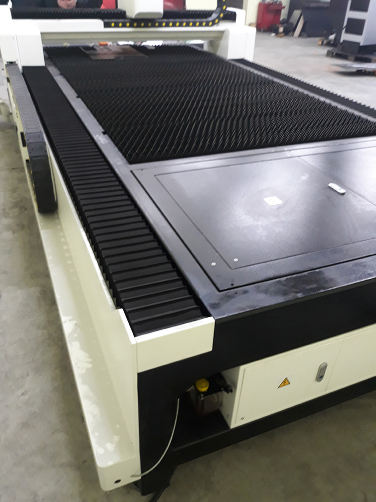 Laser światłowodowy LF3015E 1000W